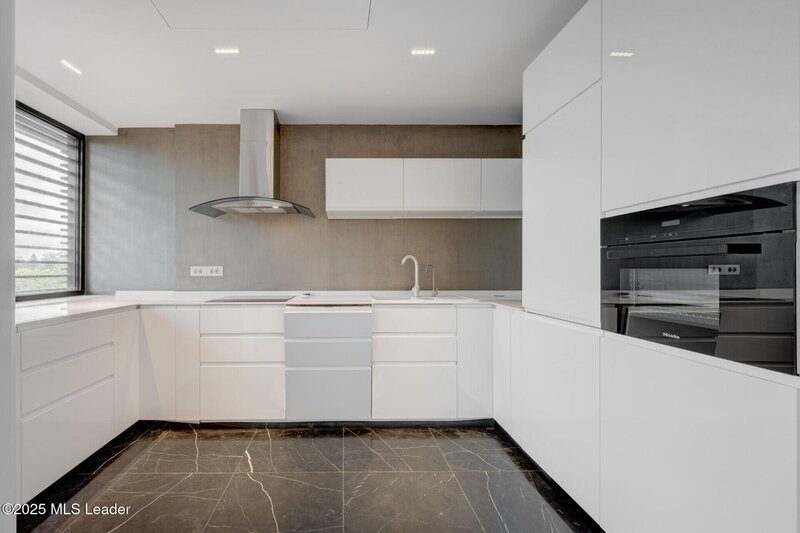 Aviatorilor, apartament 3 dormitoare in One Charles de Gaulle